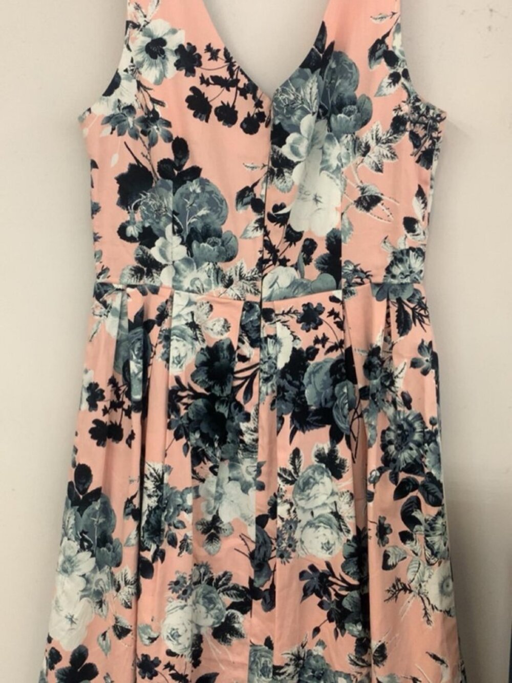 bottom_ fun dress